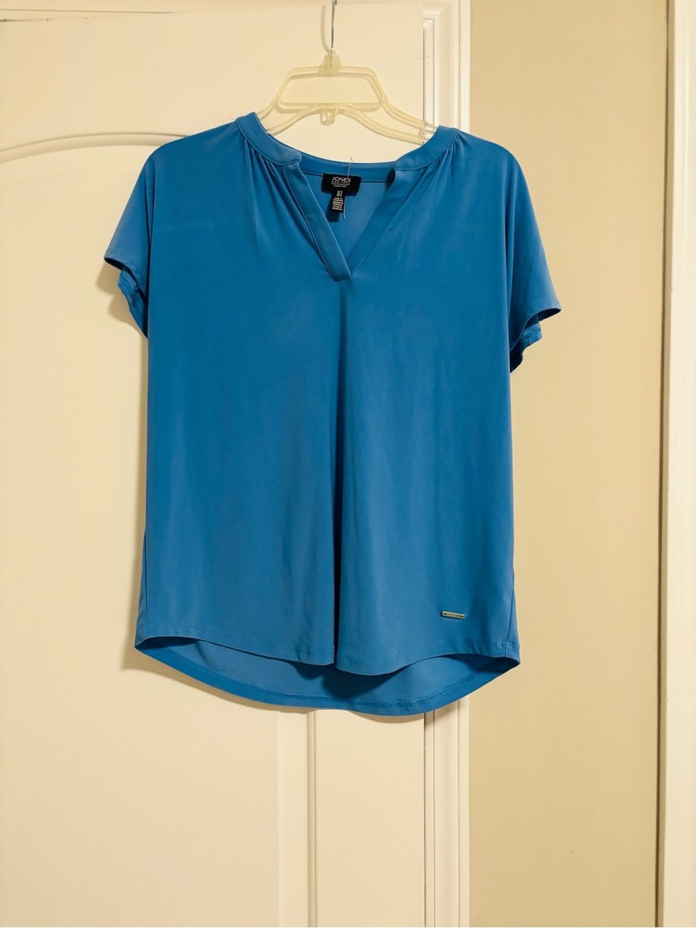 JONES NEW YORK, Blue Short-Sleeve V-Neck Top, Size Small